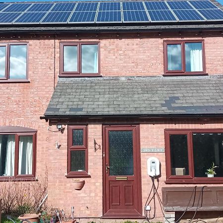 Swn Y Gwy ~ The Sound Of The Wye Apartamento Brecon Exterior foto